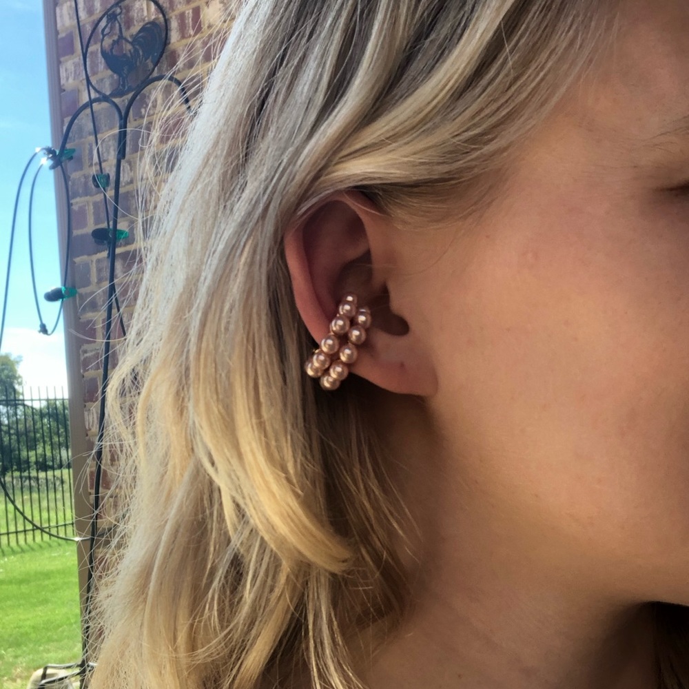 🌸Clasina Rose Pearl Ear Cuffs! - Picture 3 of 5